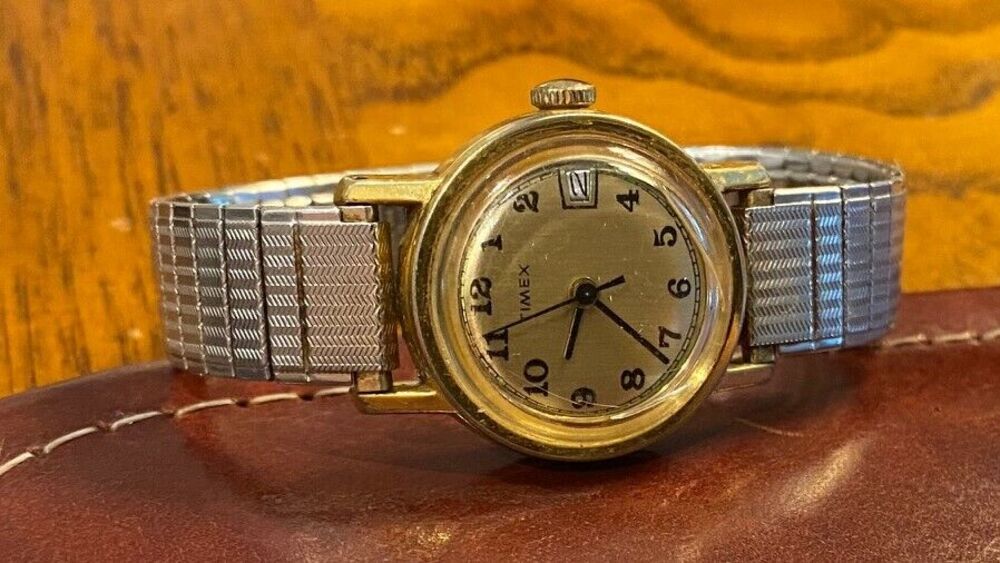 VTG Women's Gold Tone 25mm Timex Watch, Manual Wind, Date, REPAIR